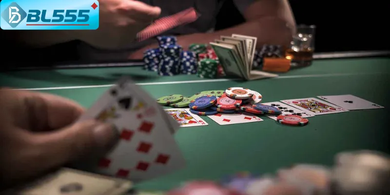 Bí Kíp Chơi Bài Poker Trực Tuyến BL555 - Thắng Đậm 2025 Giao diện bàn poker trực tuyến BL555 - đẹp hơn cả app quốc tế